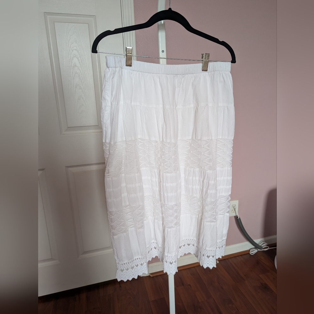 White cotton skirt in M